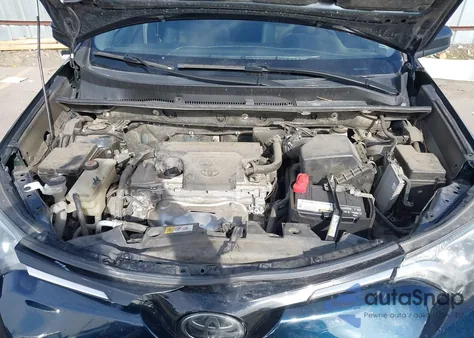 2017 Toyota Rav4 Le z USA, uszkodzony, nr VIN JTMBFREV0HJ708156